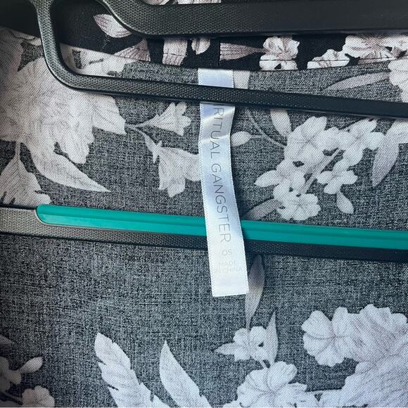 Spiritual Gangster Floral kimono with Pockets OS - Picture 4 of 4